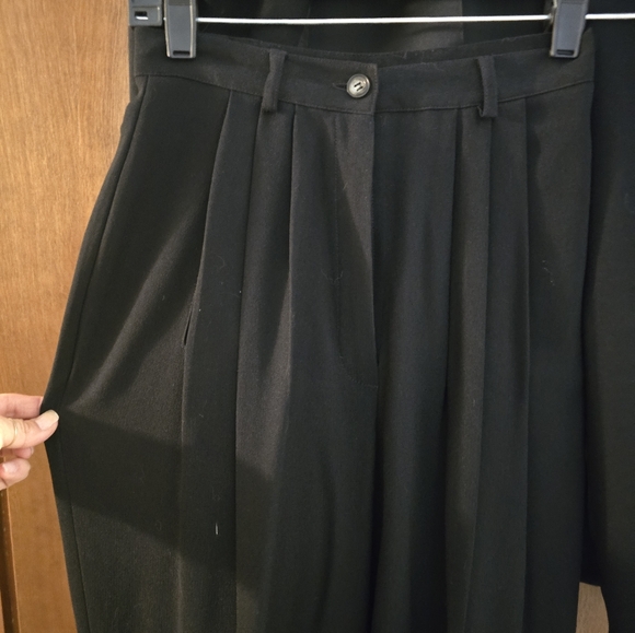 Like new Jones New York petite 3 piece tailored pants suit. - Picture 4 of 9